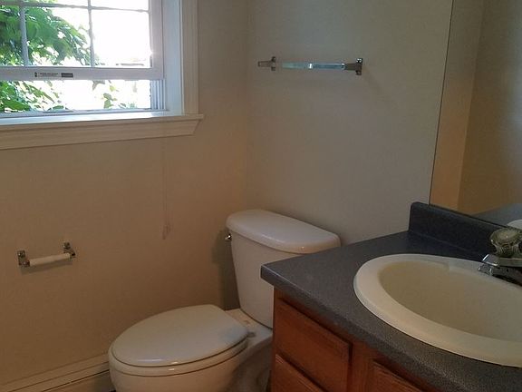4th image of 23 Fletcher St Unit A