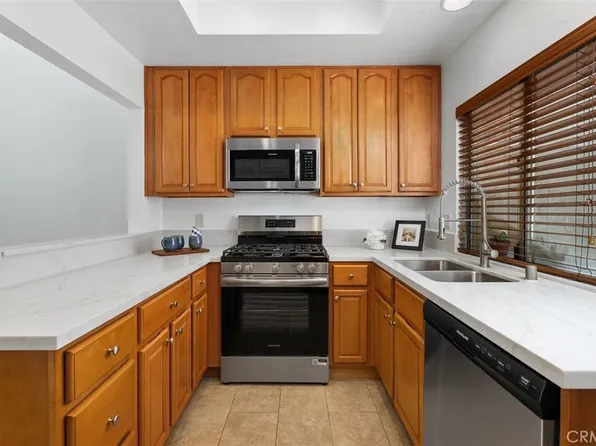 17 Dartmouth, Irvine, CA 92612