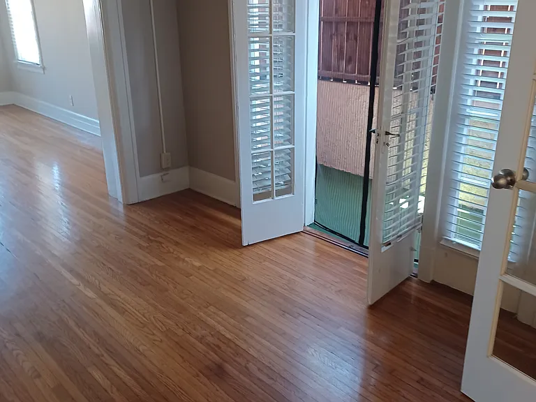 1727 N Alexandria Ave — Photo 9