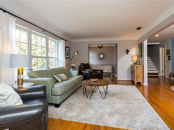5th image of 534 Jennie Jewel Dr