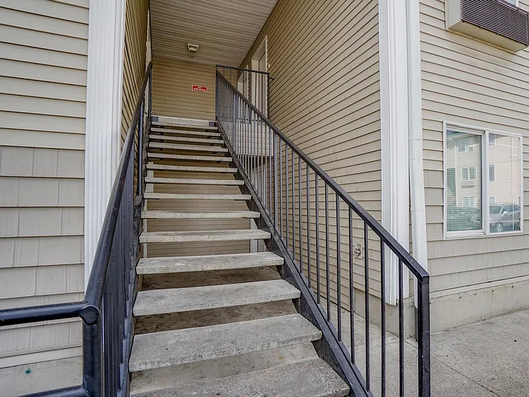 Beverly Rose Apartments — Photo 66