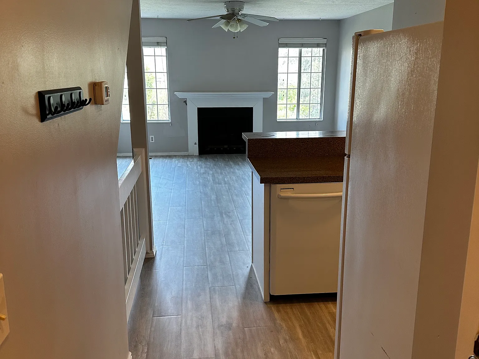 1 bed, 1.5 bath, 900 sqft, $2,200 — Photo 2