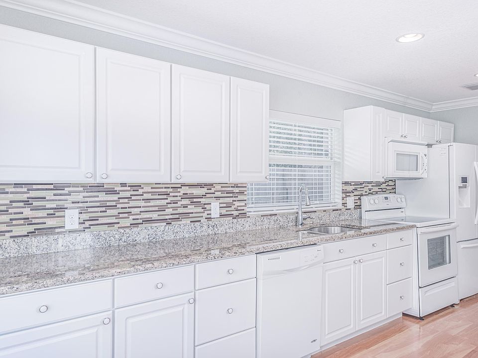 1st image of 2938 SE E Blackwell Drive