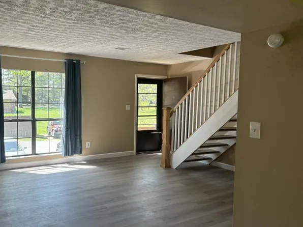 301 Halia Crst, Mount Vernon, IL 62864