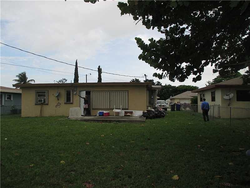 2nd image of 4210 SW 26th St