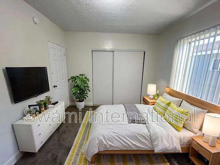 10970 S Figueroa St #7 — Photo 2