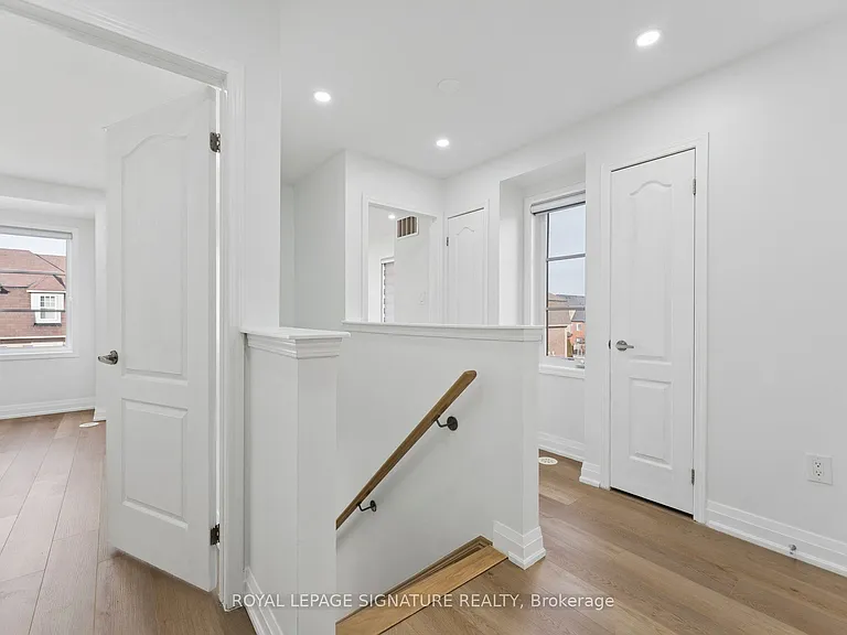 122 Baycliffe Cres — Photo 35