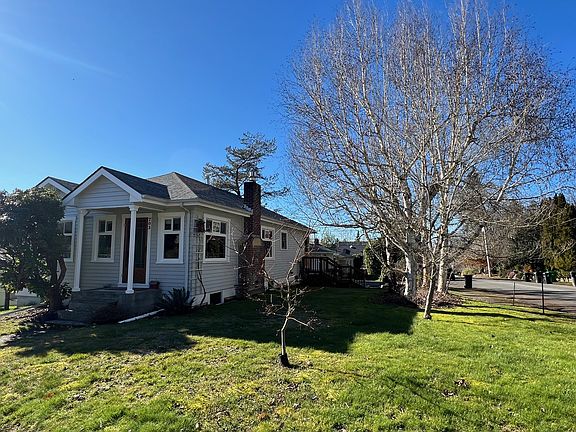 2nd image of 703 Central St SE