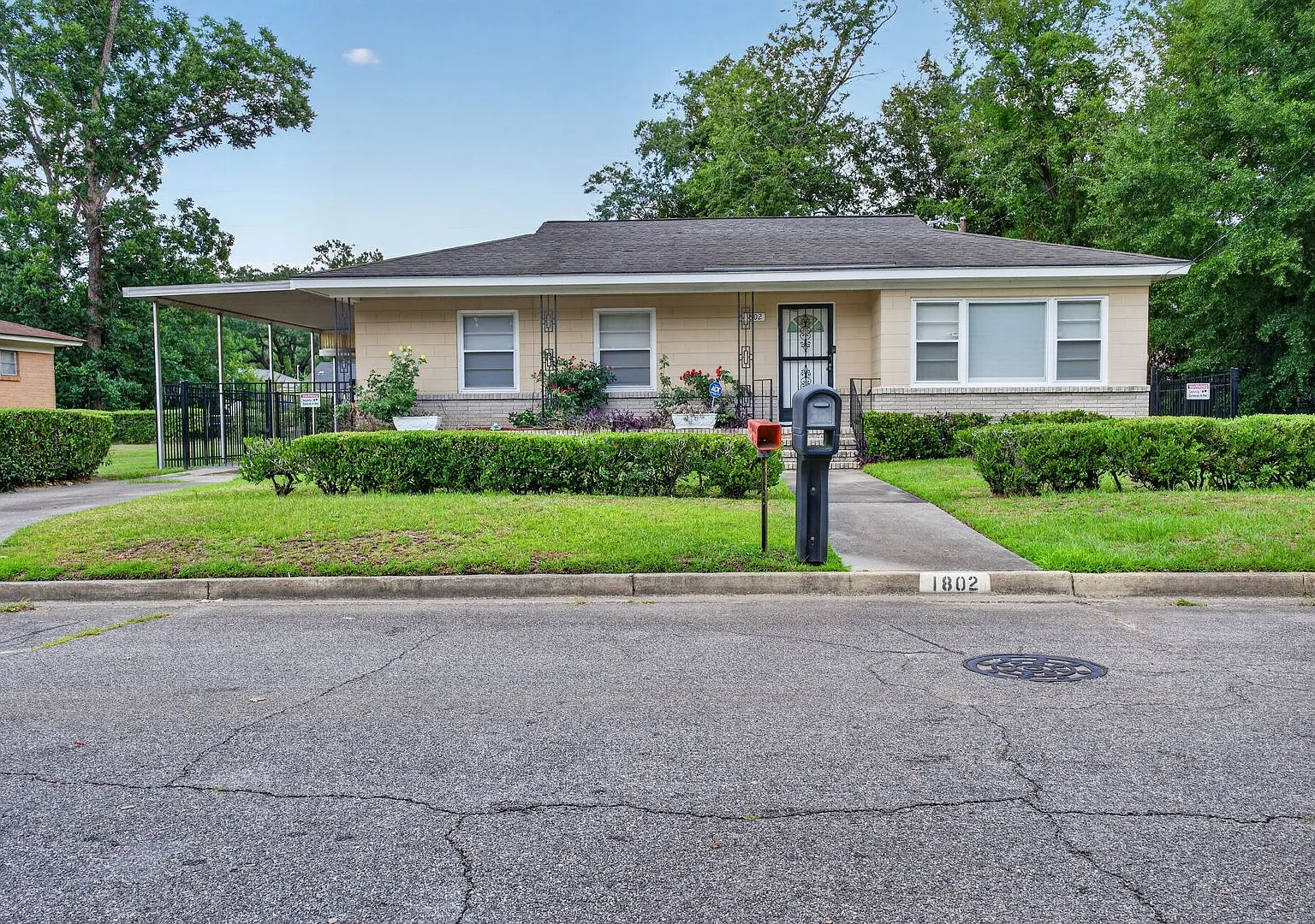 1802 Fitzgerald St — Photo 1