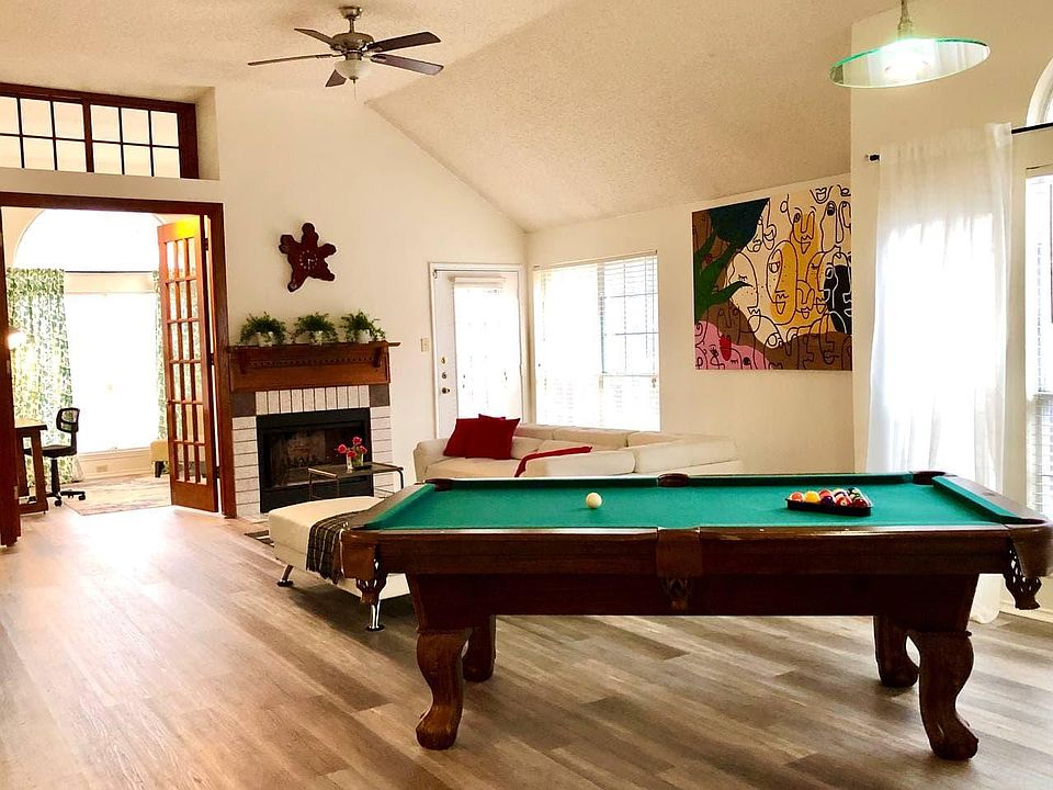 1st image of 816 Shady Brook Ln #6