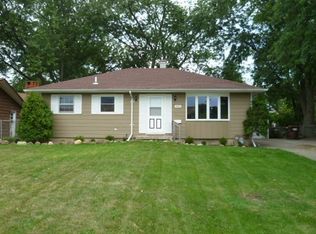 603 Nash Rd, Crystal Lake, IL 60014