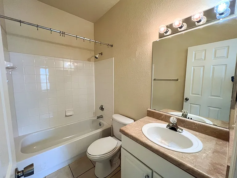 4886 NW 46th Pl #106 — Photo 10