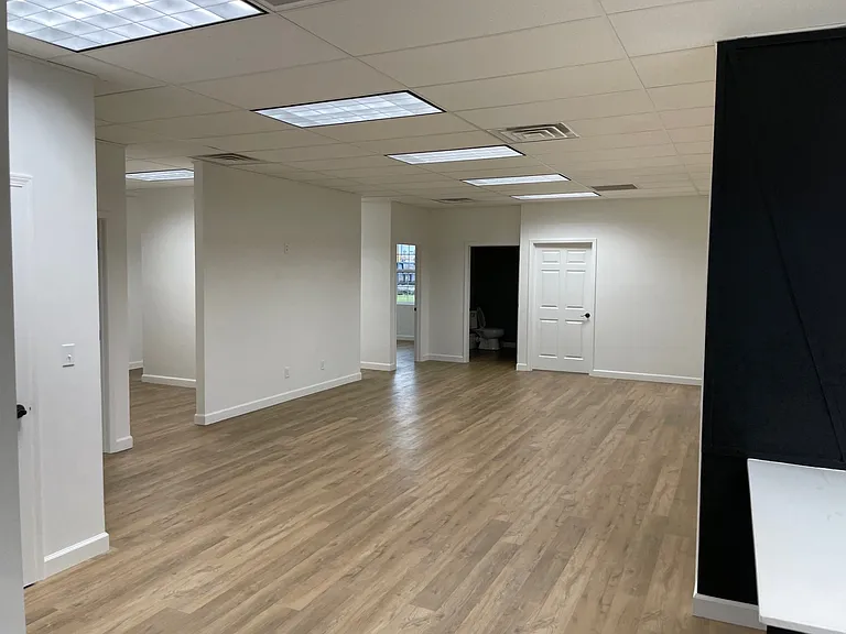 920 Commerce Dr #2 — Photo 6