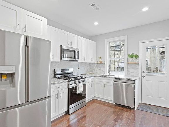 3rd image of 1521 S Etting St