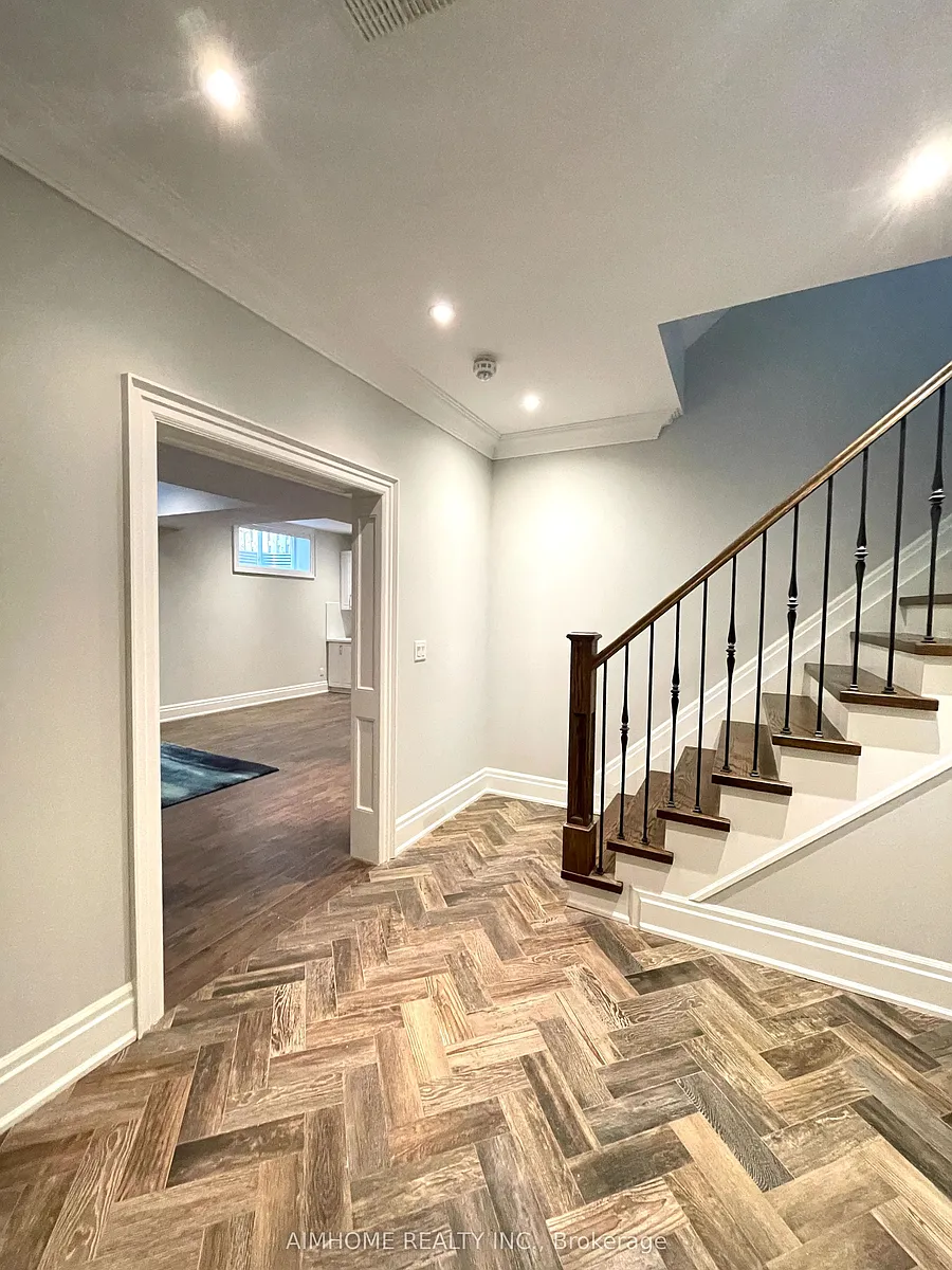 Building Photo - 25 Payson Ave #BASEMENT