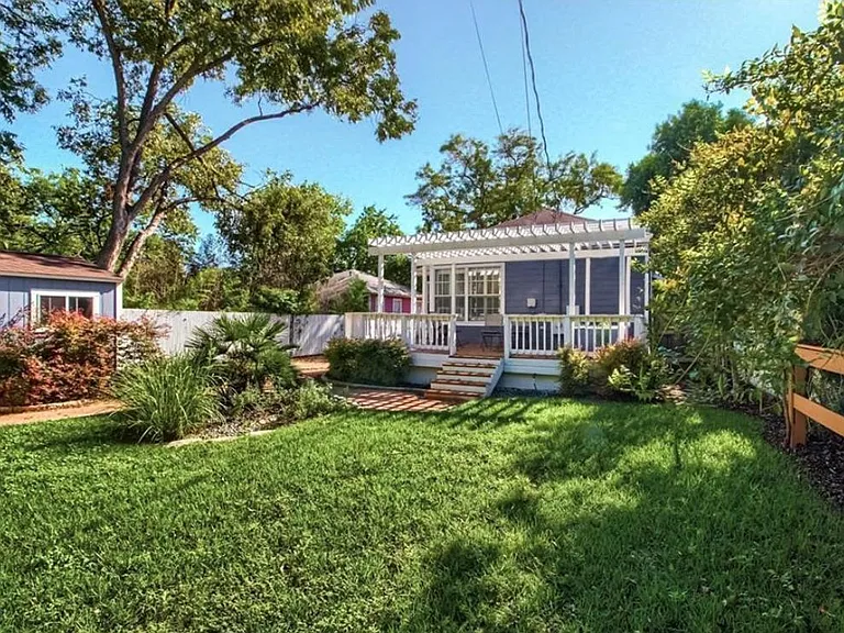 702 W North Loop Blvd — Photo 19