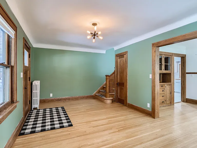 1392 Palace Ave — Photo 6
