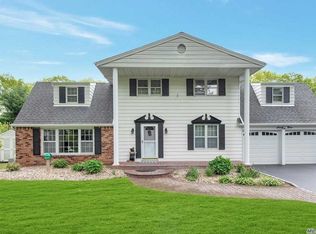 79 Wichard Blvd, Commack, NY 11725