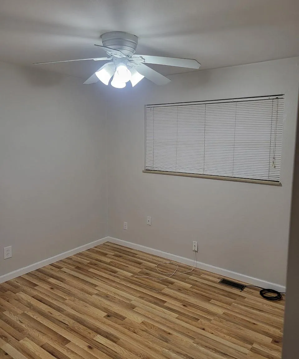 2 bed, 1000 sqft, $1,200 — Photo 4