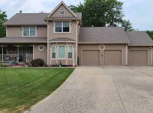 1925 W Dennis Ave, Olathe, KS 66061