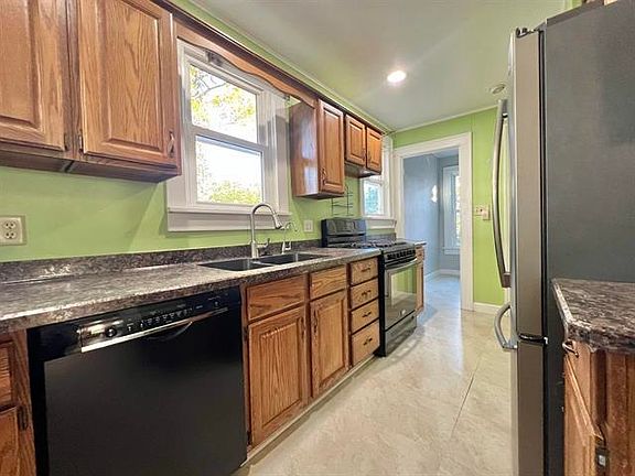 5th image of 113 N Vita Ave