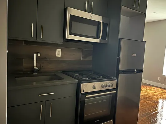 Rented by Premier One Realty LLC | media 6