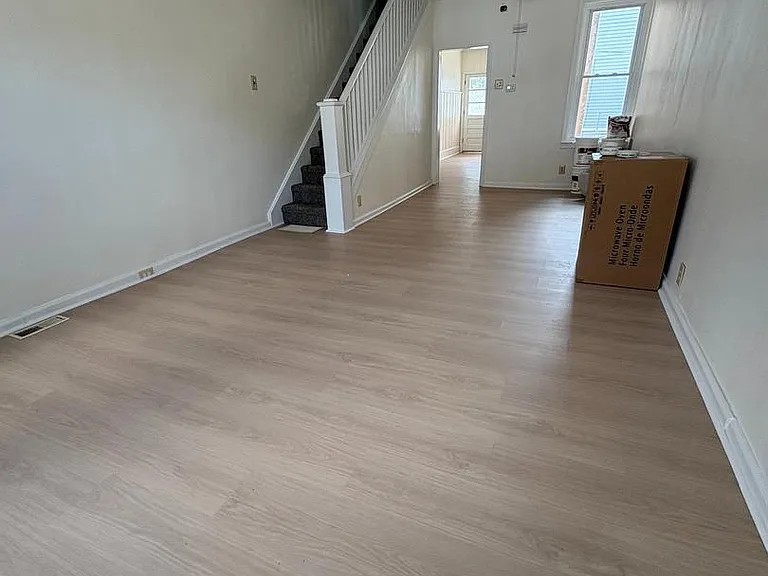 604 Hunter St — Photo 4