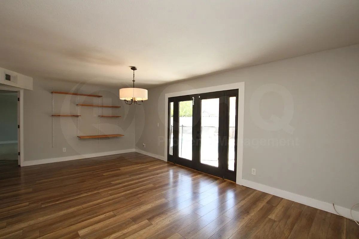 3 bed, 2.0 bath, 1876 sqft, $2,499 — Photo 4