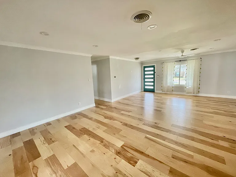 5027 Lansing Dr — Photo 4