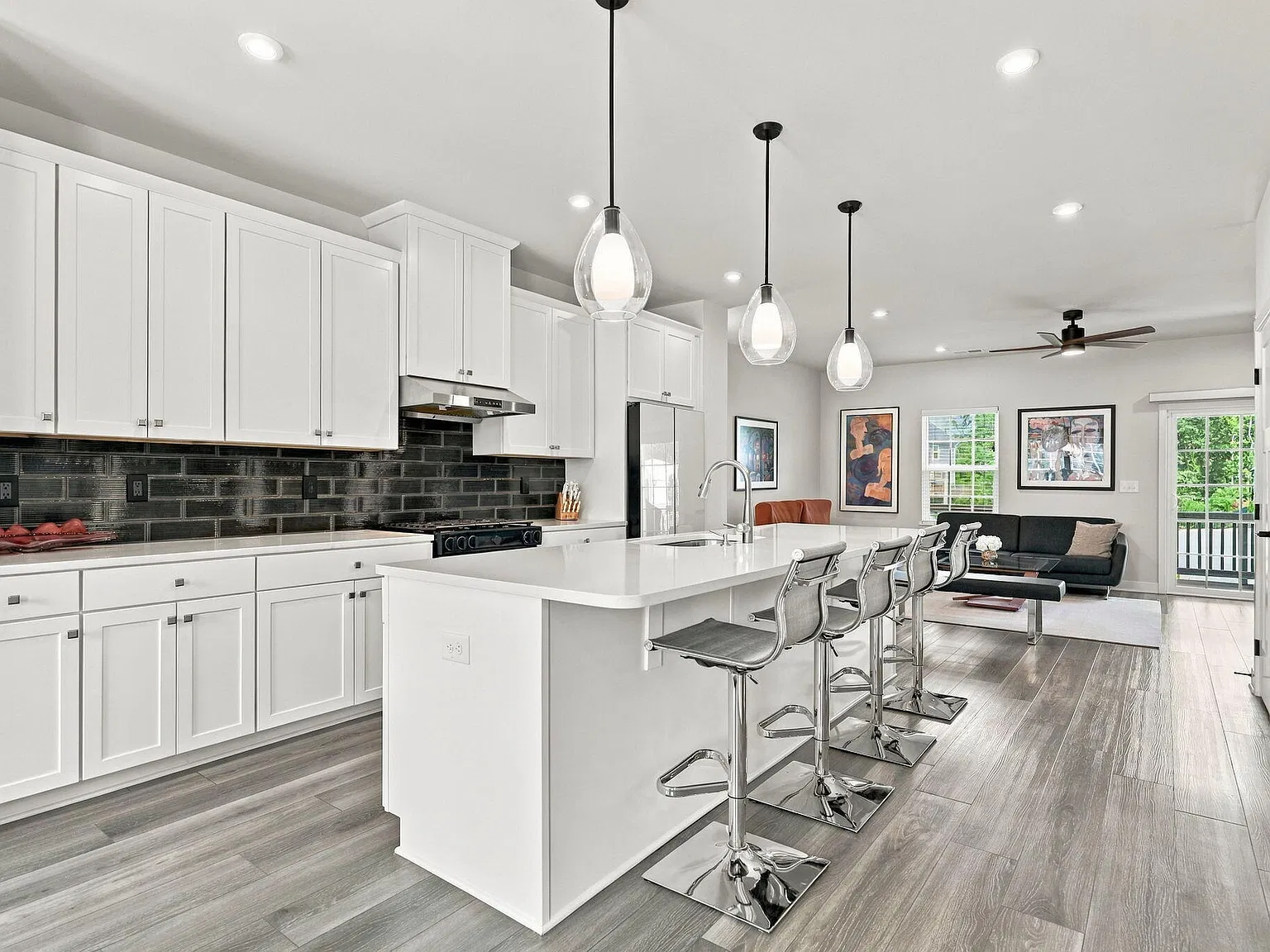 4 bed, 3.5 bath, 2312 sqft, $2,750 — Photo 4