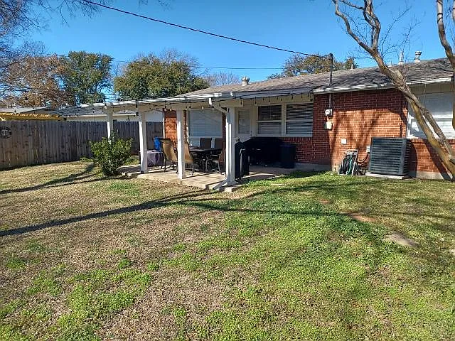 919 Melrose Dr — Photo 14