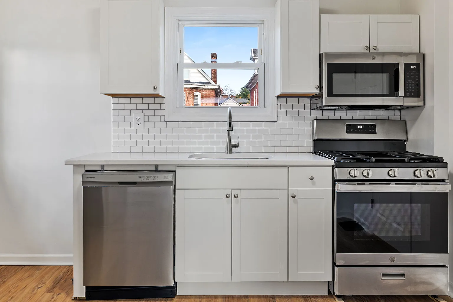 607 Murray St photo 1