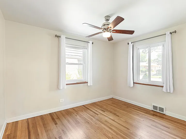 1663 Poplar St — Photo 13