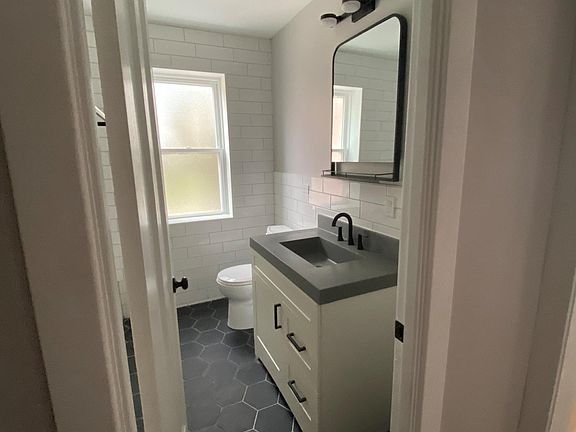 4th image of 3907 W Wellington Ave #1W
