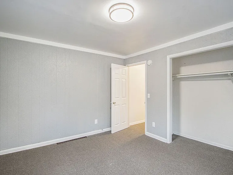 702 Fenimore Ave — Photo 14