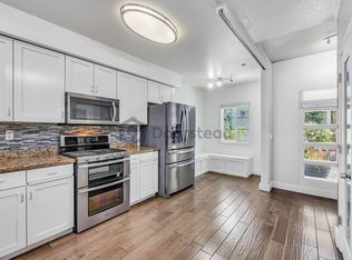 1561 Brunswig Ln, Oakland, CA 94608