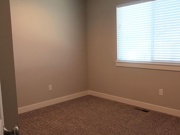 2nd image of 1099 S New Oak Ln