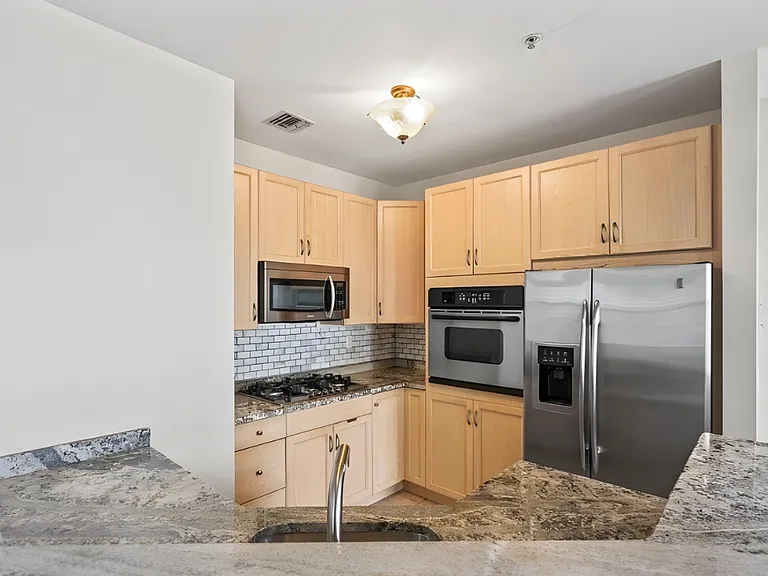107 Brittany Ct — Photo 10