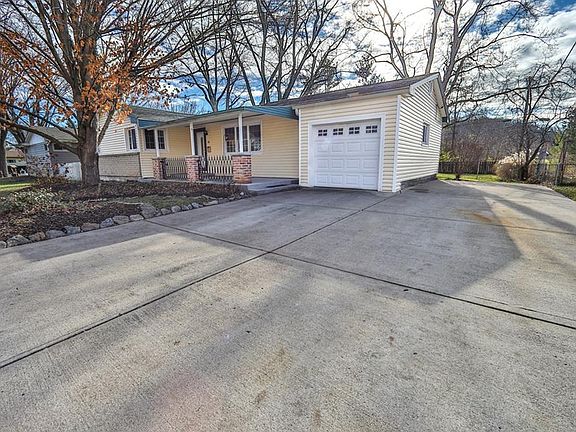 4th image of 25 Brookwood Dr
