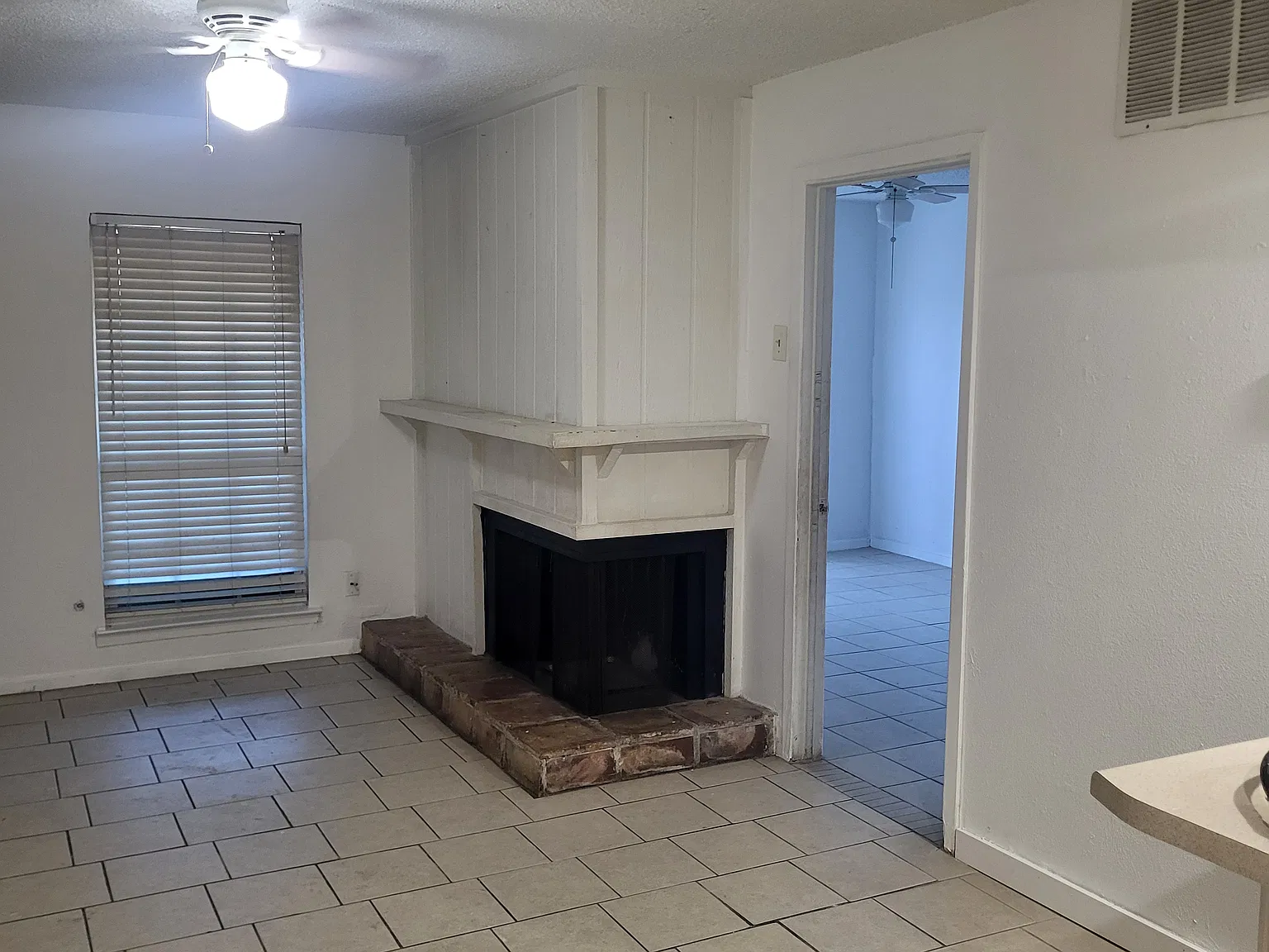 1 bed, 610 sqft, $1,000 — Photo 2