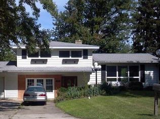 442 Kingsgate Dr, Fremont, OH 43420