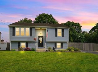 60 River Vue Ave, Warwick, RI 02889