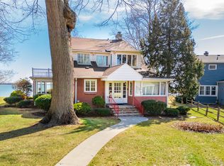 29863 E River Rd, Grosse Ile, MI 48138