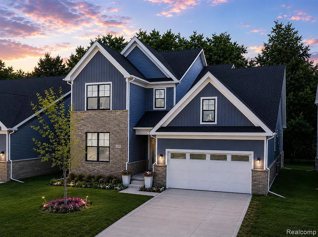 4 bed, 3.0 bath, 4735 sqft, $6,500 — Photo 1