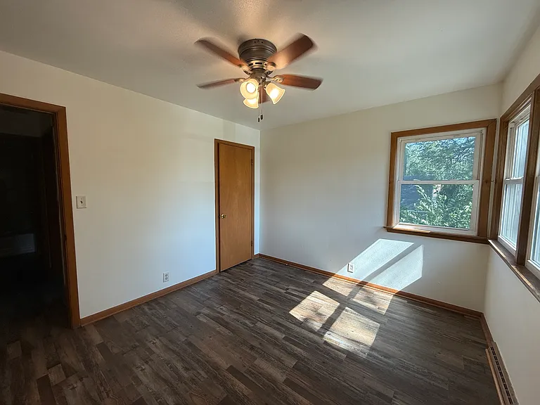 1404 Hackett St — Photo 7