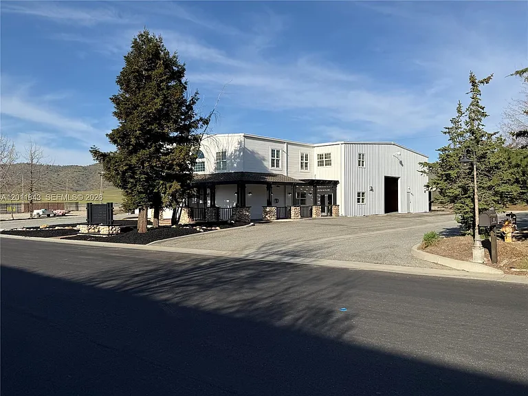 428 N Curry St — Photo 6