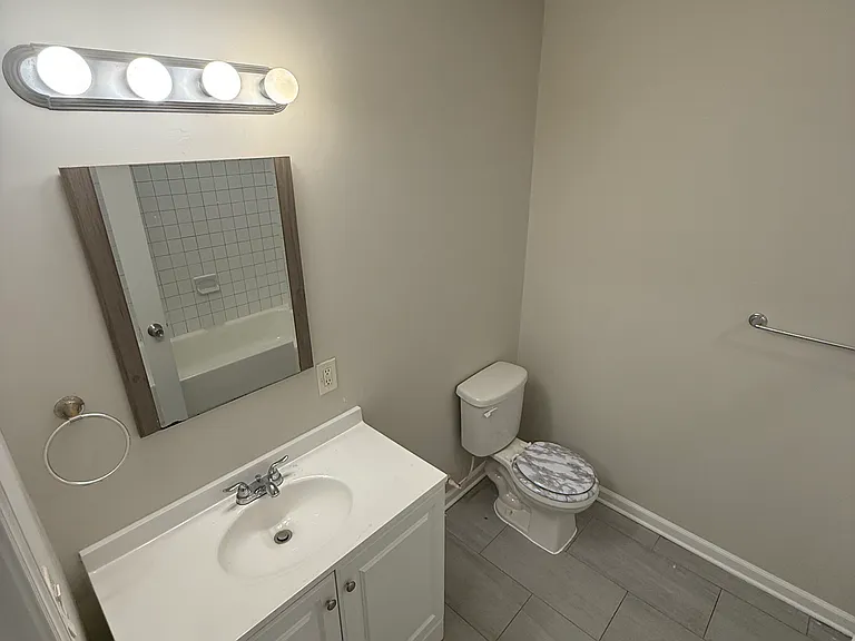 1921 Rosedale St NE #3 — Photo 8