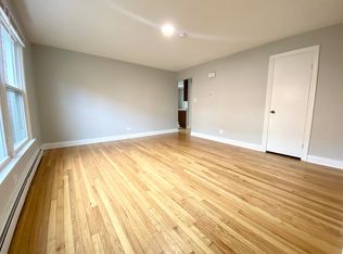 805 Hickory St APT 2, Lemont, IL 60439