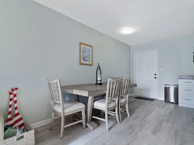 Emerald Cove East — Photo 9