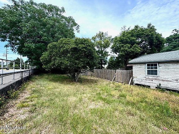 2nd image of 1121 Votaw Rd